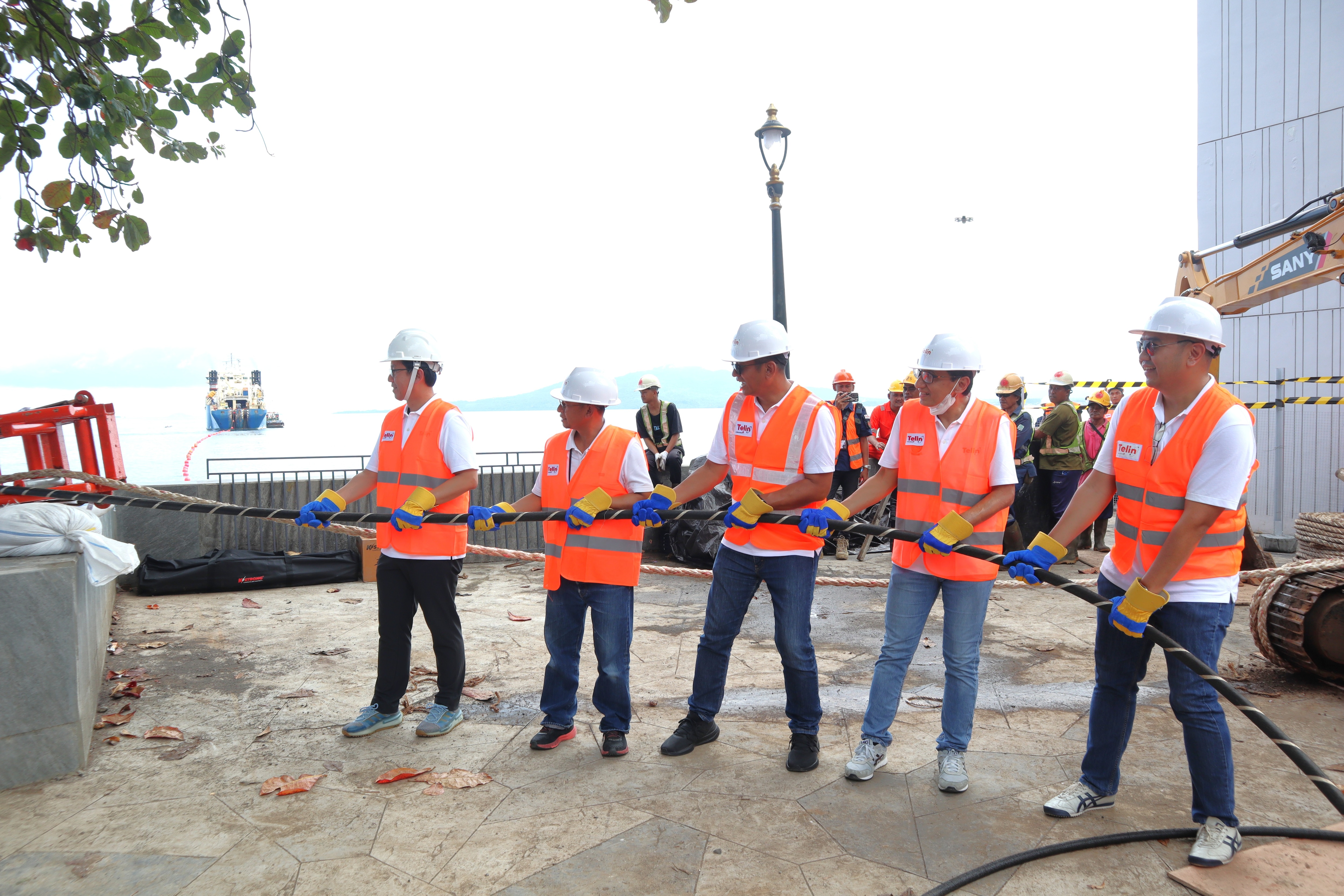 Telin Perlebar Gerbang Digital Indonesia : Kabel Bifrost Mendarat di Manado